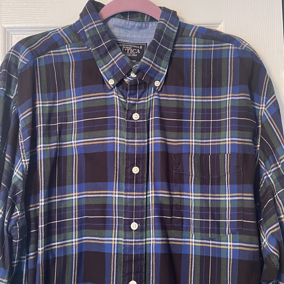 π3/$20π Nautica Dress Shirt